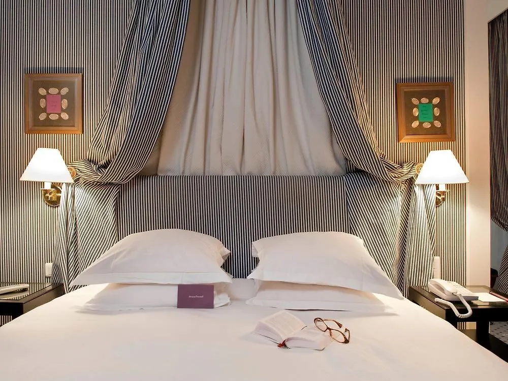 Le Belgrand Hotel Paris Champs Elysees, Tapestry By Hilton 4*,
