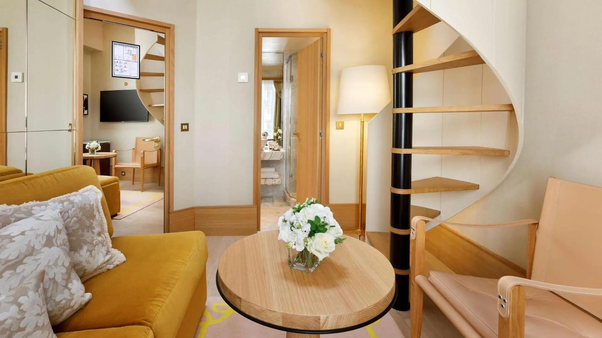 ****  Le Belgrand Hotel Paris Champs Elysees, Tapestry By Hilton Francia