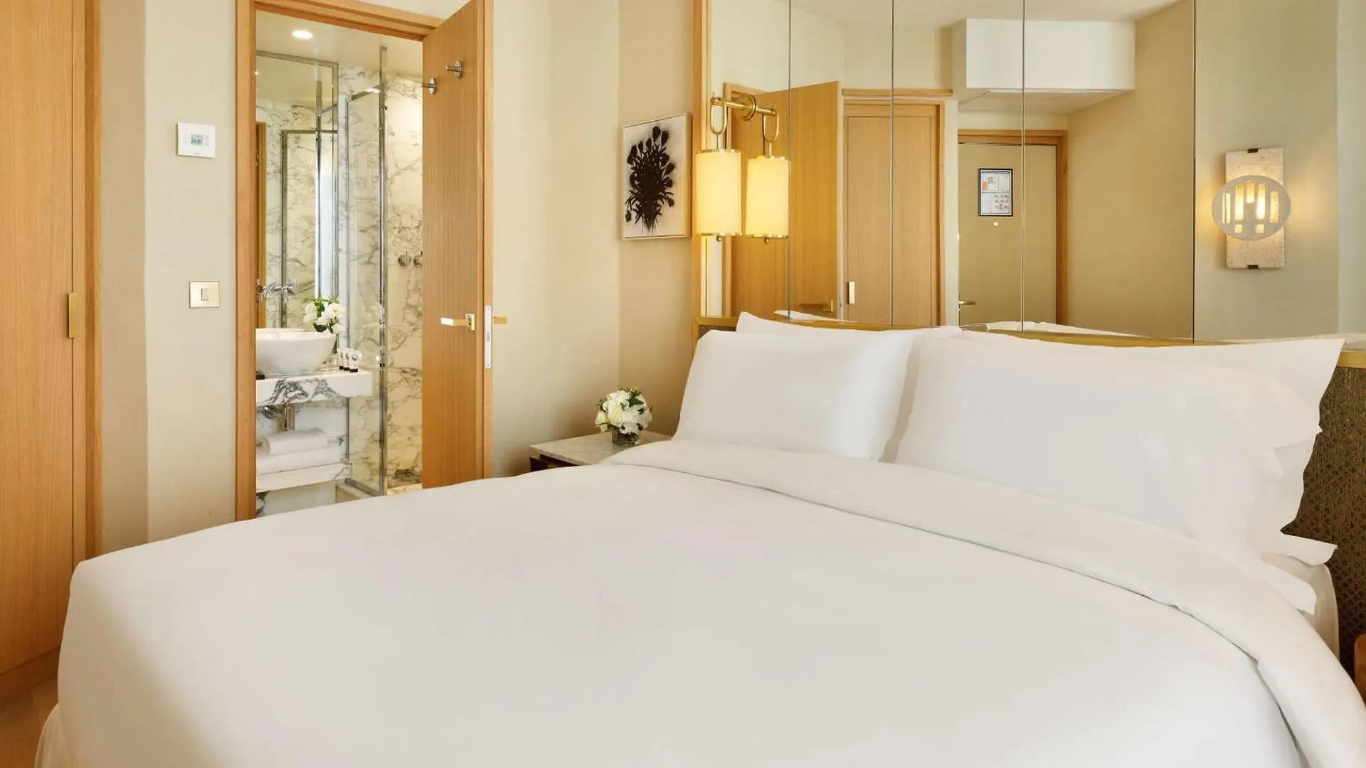 ****  Le Belgrand Hotel Paris Champs Elysees, Tapestry By Hilton Francia