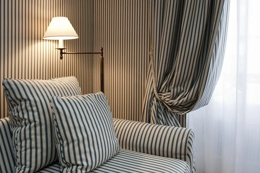 Le Belgrand Hotel Paris Champs Elysees, Tapestry By Hilton