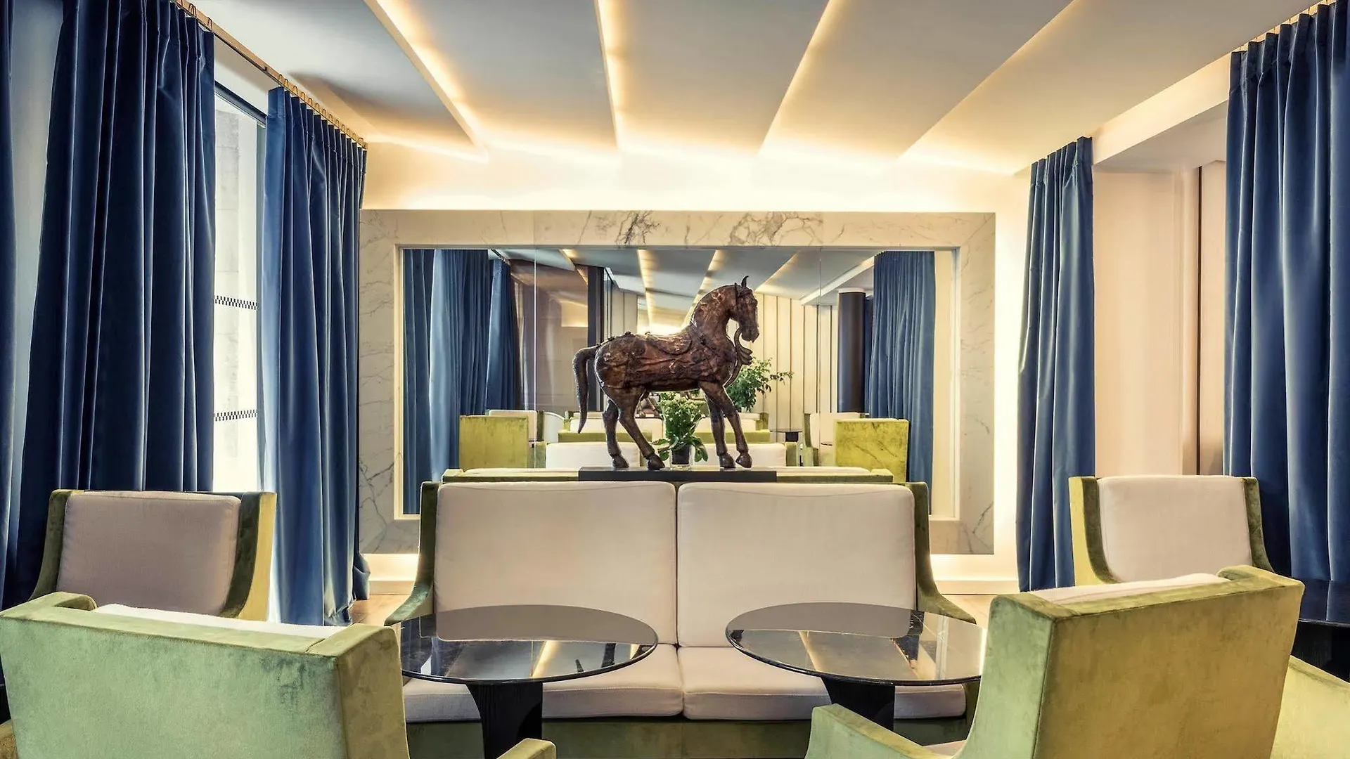 Le Belgrand Hotel Paris Champs Elysees, Tapestry By Hilton
