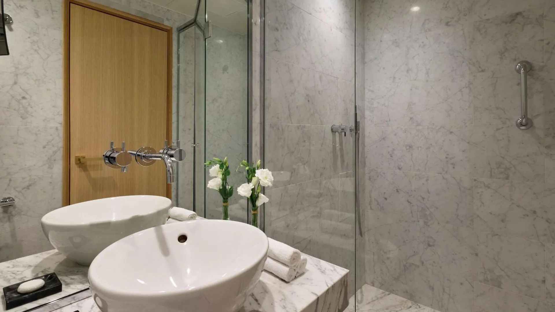 Le Belgrand Hotel Paris Champs Elysees, Tapestry By Hilton 4*,