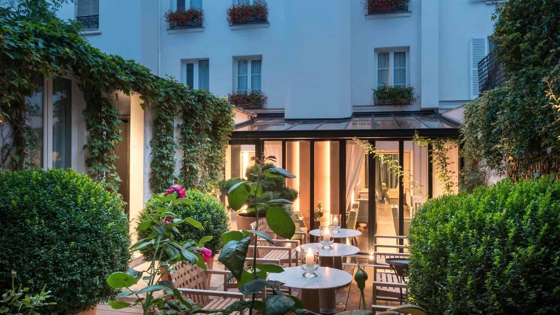 Le Belgrand Hotel Paris Champs Elysees, Tapestry By Hilton